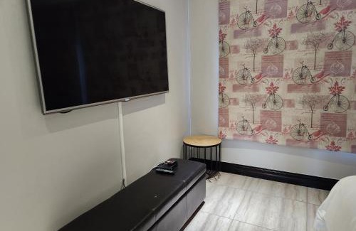 Greater Johannesburg Metropolitan Area Cabin | Mount Grand Boutique - 110 Mount Street