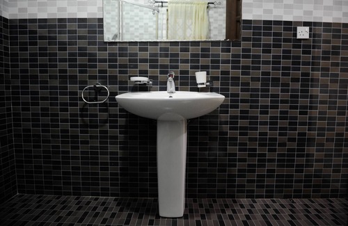 Obosomase Hotel | Mount Pleasant Inns & Apartment