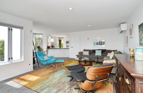Mount Pleasant House | Mount Pleasant Ocean Views 3 bedroom with bathtub