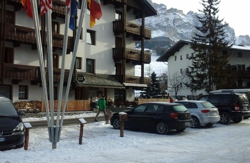 La Villa Apartment | Mountain apartment with the amenities of a hotel and views of the Dolomites