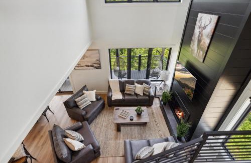 Sevierville House | Mountain Breeze By Beyond Expectations W Hot Tub