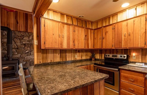 Cattail Creek Cabin | Mountain Cabin w/Hot Tub & Cozy Loft