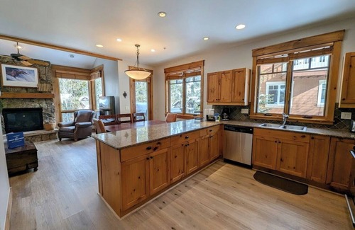 Keystone House | Mountain getaway with free shuttle and hot tub