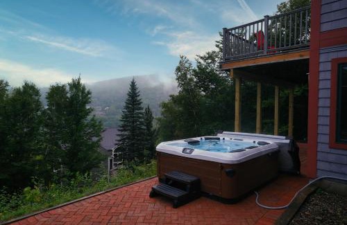Lincoln House | Mountain Retreat Hot Tub & Walk To Loon!