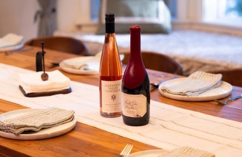 Tahoe Woods Villa | Mountain Retreat near Skiing, HotTub, PetFriendly