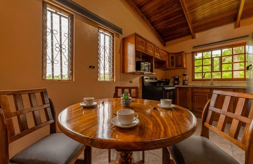 Pacayas House | Mountain retreat with virgin forest views, ideal for rest or remote work