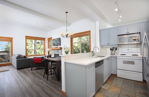 Upper Village House | Mountain Star 16 - Ski in Walk out, Private Hot Tub, Fireplace