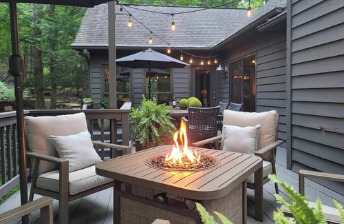 Big Canoe House | Mountain STREAM in BIG CANOE greenbelt trails GAMEROOM sauna pool table firepits