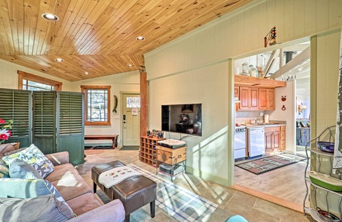 Beech Mountain Cottage | Mountain Treehouse: A Unique Hilltop Hideaway