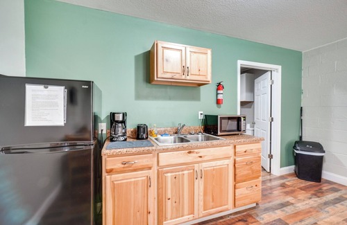 Briceville Apartment | Mountain-View Briceville Studio: Pets Welcome!