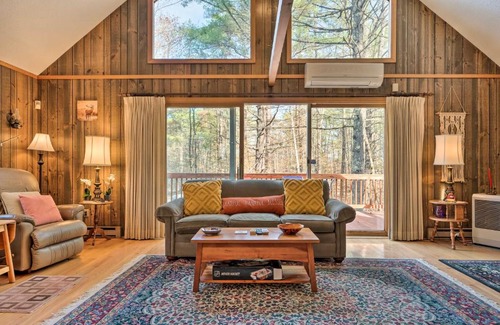 Conway House | Mountain-View Conway Cabin about 9 Mi to Slopes!