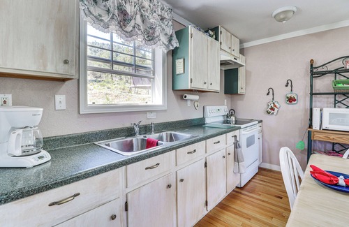 Nogal Cottage | Mountain-View Cottage in Nogal Near Nat'l Forest!