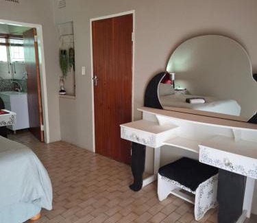 Umjindi House | Mountain View Cottage