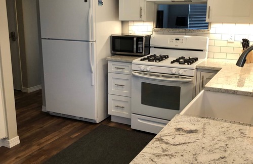 Northeast Heights House | Mountain view cozy home