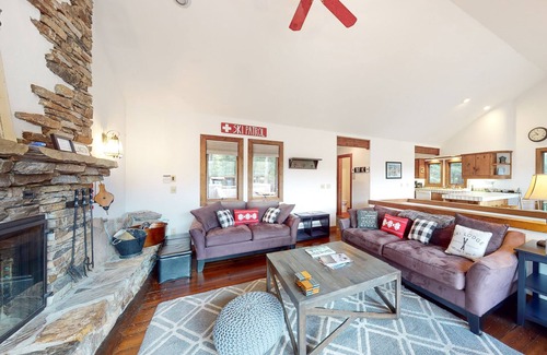 Plymouth House | Mountain-view home with deck - minutes to Okemo Mountain & Skyeship Gondola