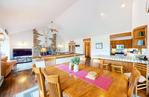 Plymouth House | Mountain-view home with deck - minutes to Okemo Mountain & Skyeship Gondola
