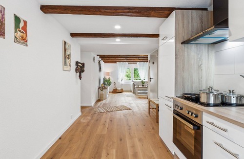 Luchsingen Apartment | Mountain view, Near Braunwald, Bathtub, Car park