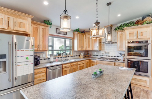 Lander House | Mountain-View Retreat in Lander w/Private Yard!