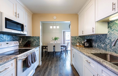 Fraser Condo | Mountain-View Riverfront Retreat, 4BR Family Getaway, Fireplace, King Bed