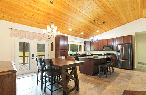 Alberton House | Mountain Views & River Access-Dog-Friendly Retreat Near Missoula In Alberton!