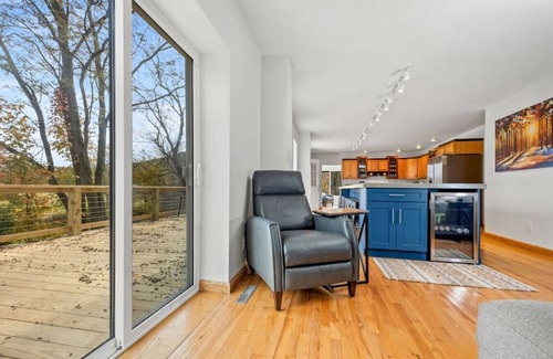 Melcroft Apartment | Mountain Views |Seven Springs, Hike, Hot Tub & Sauna