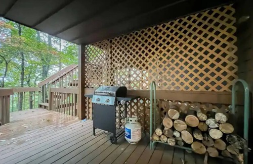 Tate House | Mountain View’s with hot-tub