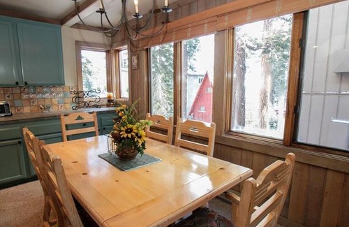 Mammoth Lakes House | Mountainback #48, Corner Unit