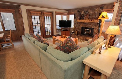 Mammoth Lakes House | Mountainback #48, Corner Unit