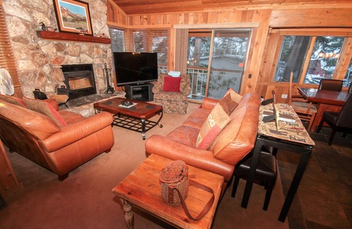 Mammoth Lakes Condo | Mountainback #52, Loft, Corner