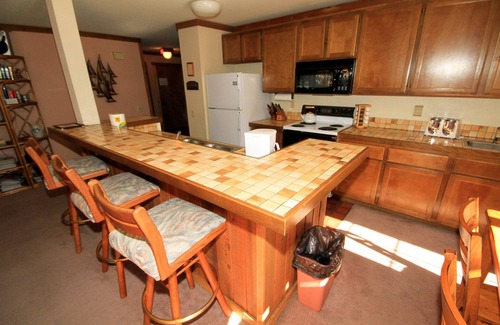 Mammoth Lakes Condo | Mountainback #60, Corner Unit