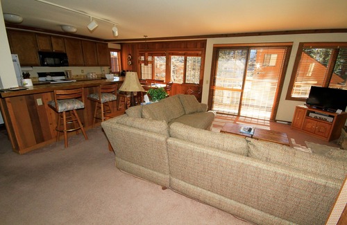 Mammoth Lakes Condo | Mountainback #60, Corner Unit