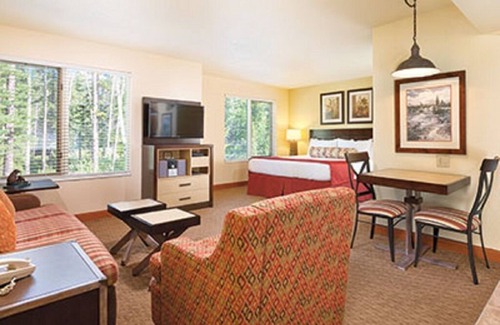 Canmore Resort | Mountains, glaciers, forests!