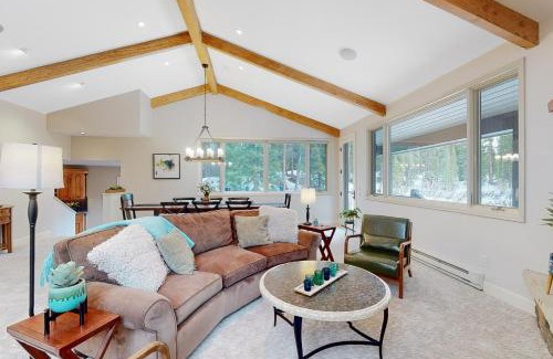 Breckenridge House | Mountains on Sunset