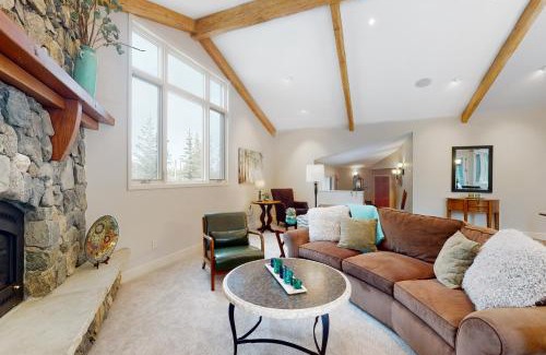 Breckenridge House | Mountains on Sunset