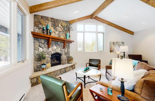 Breckenridge House | Mountains on Sunset