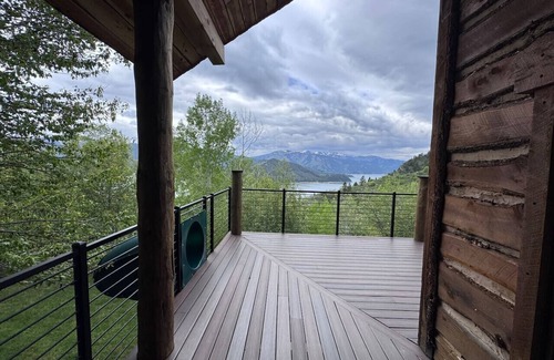 Irwin Cabin | Mountaintop Cabin Retreat (Lake Views!)