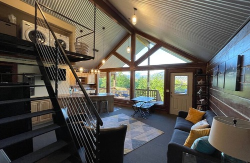 Bear Creek Cabin | MountainTop Cabin Seward