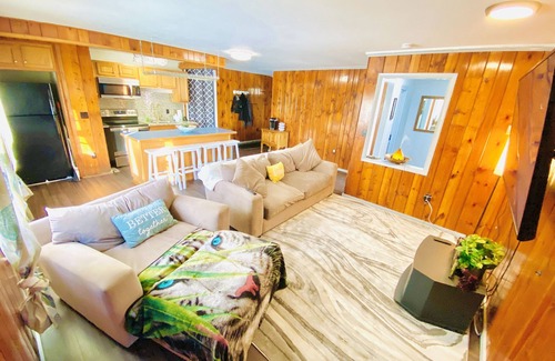 Honesdale Villa | Mountaintop home w/4 bedroom 6 beds 2 kitchen & 2 full bathroom