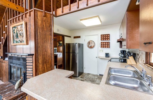 Capon Bridge Ski Chalet | Mountaintop Views, Hot Tub, Deck, Fire Pit & WiFi