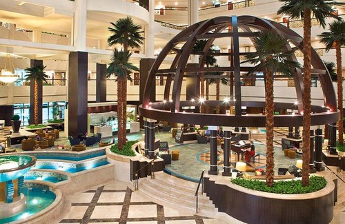 Garhoud Hotel | Movenpick Grand Al Bustan