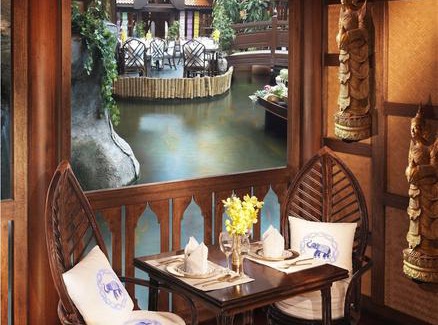 Garhoud Hotel | Movenpick Grand Al Bustan