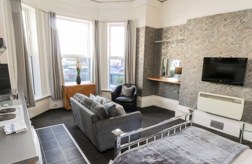 Bridlington Old Town Apartment | MOWBRAY 2, pet friendly, country holiday cottage in Bridlington