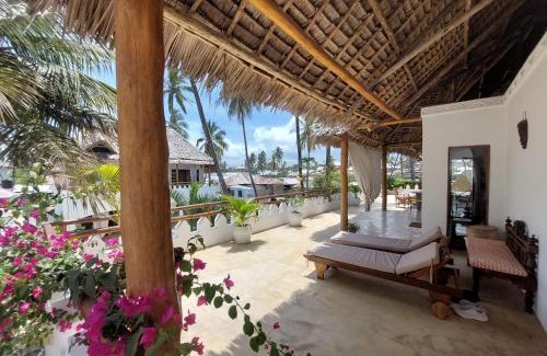 Pwani Mchangani Apartment | MOYO top floor apartment