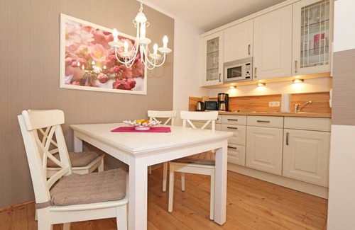 Sellin Apartment | MR: Villa Rosa Whg. 04 with balcony (east) - Villa Rosa Whg. 04 with balcony (east)