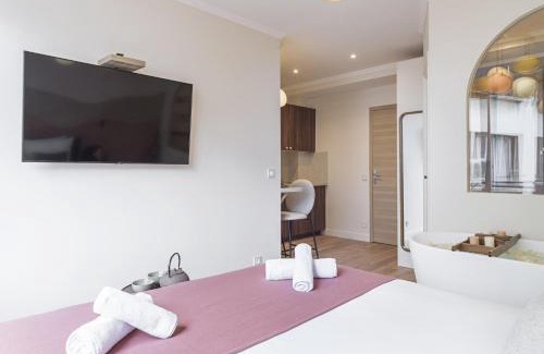 Faubourg-du-Roule Apartment | Ms Champs Elysées Avenue