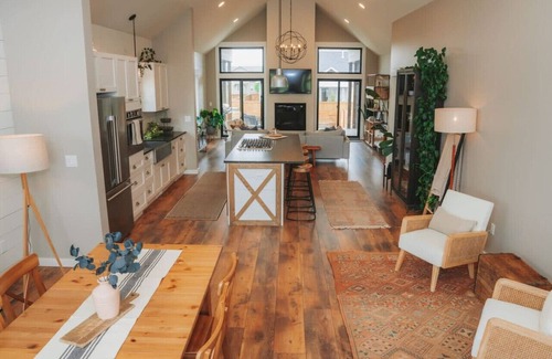 Bozeman House | MSU Access Friendly Fully Loaded Bohemian Design