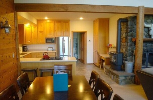 Maple Falls House | Mt. Baker Lodging Cabin 7 – Sleeps 8!
