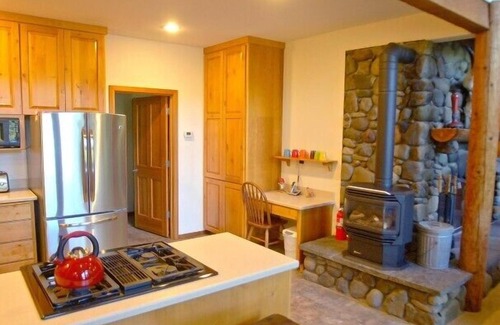 Maple Falls House | Mt. Baker Lodging Cabin 7 – Sleeps 8!