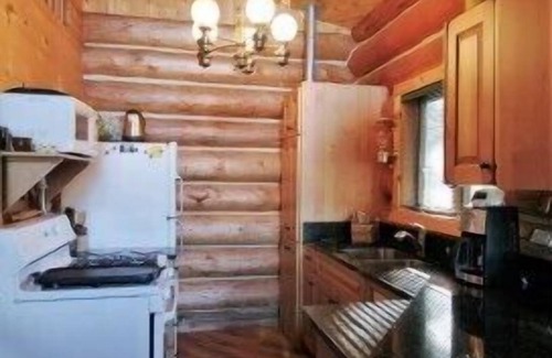 Maple Falls House | Mt. Baker Lodging Cabin 97 - Sleeps 6!