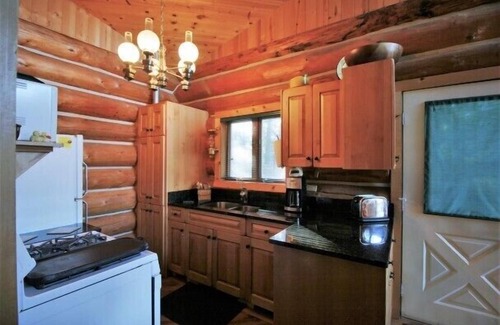 Maple Falls House | Mt. Baker Lodging Cabin 97 - Sleeps 6!